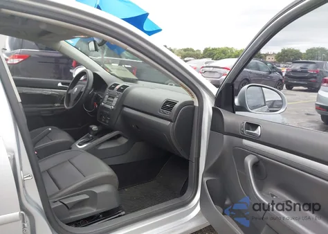 2007 Volkswagen Jetta Wolfsburg Edition z USA, uszkodzony, nr VIN 3VWEG71K27M136208